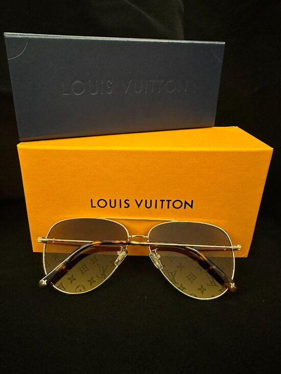 Louis Vuitton Aviator Sunglasses main image 5